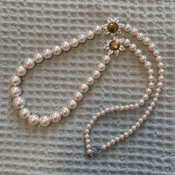 Vintage Faux Pear Necklace - Picture 3 of 4